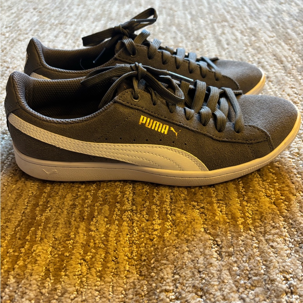 Puma Women’s  Charcoal and White Sneakers 6.5